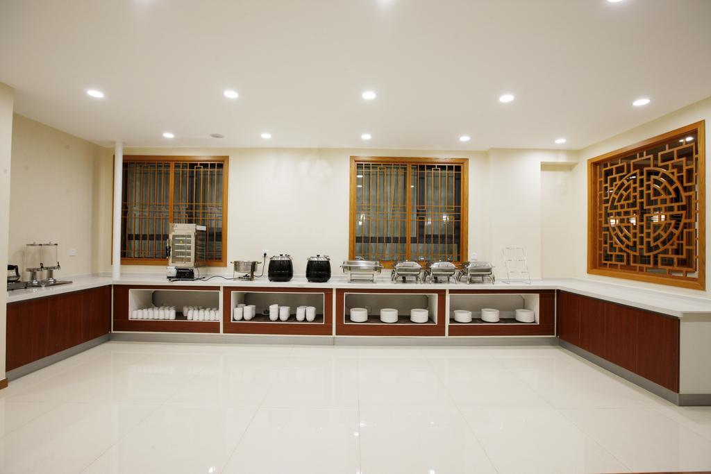 Beijing Dongdan Hotel Near Wangfujing Street,Tian'Anmen Square,The Forbidden City,Free Self-Service Laundry Room Exteriör bild