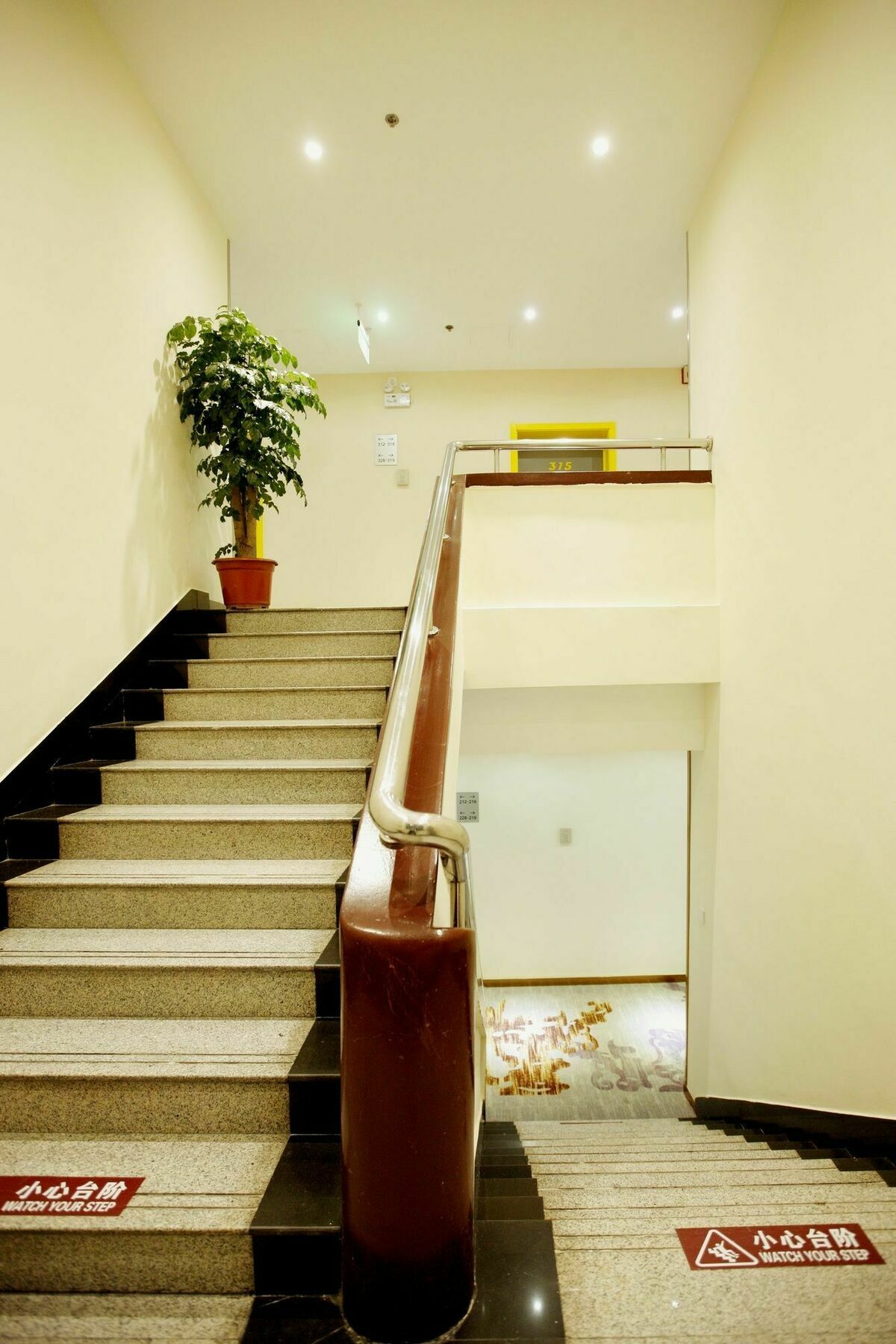 Beijing Dongdan Hotel Near Wangfujing Street,Tian'Anmen Square,The Forbidden City,Free Self-Service Laundry Room Exteriör bild